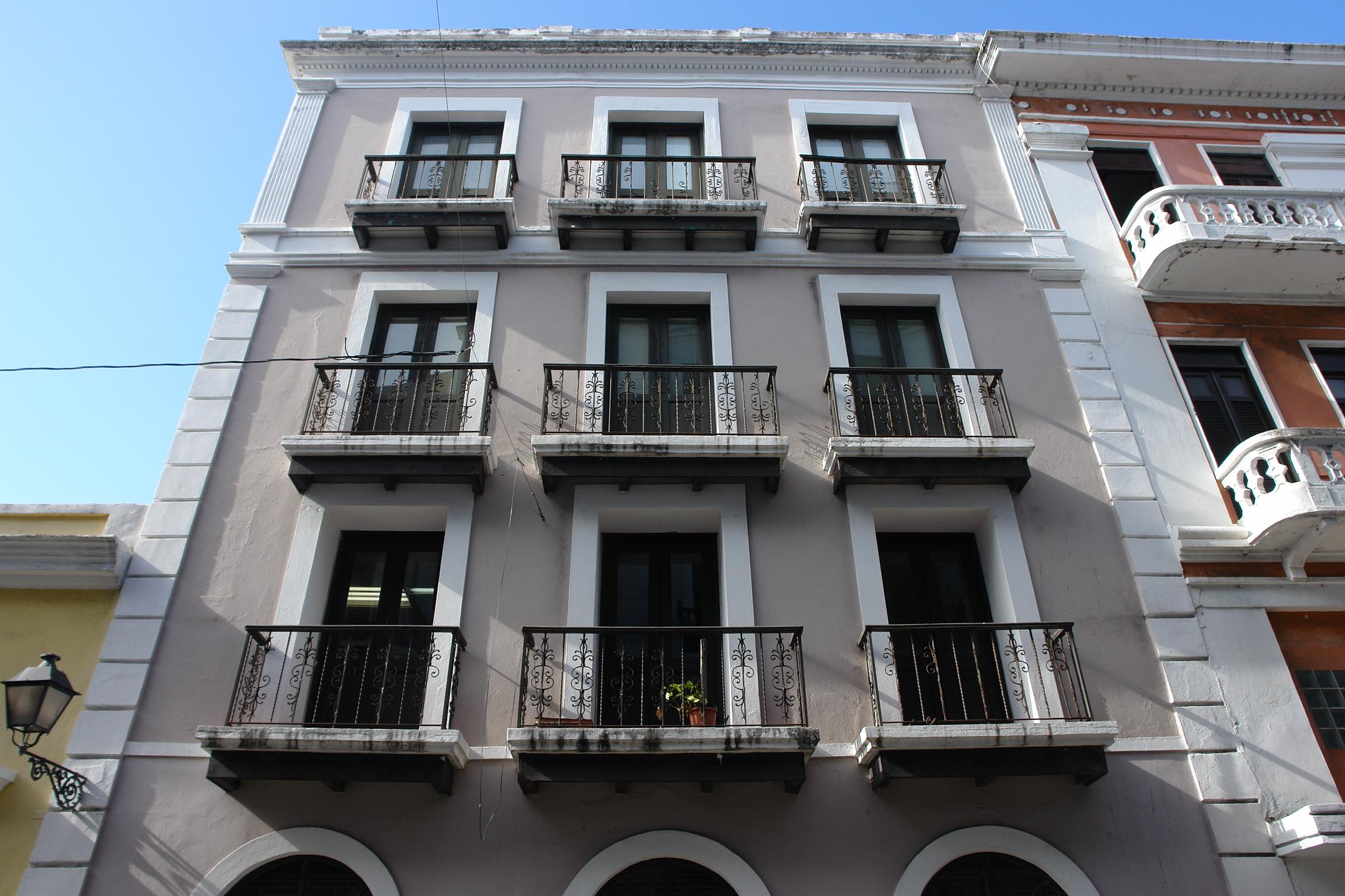 Calle de San Francisco 361- San Juan (Viejo San Juan) - 2012 00001